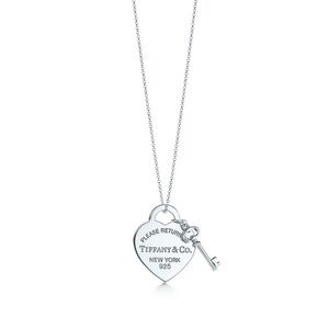 Tiffany necklace heart + key (comes with bag and box)